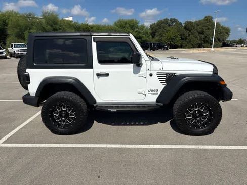 Used 2020 Jeep Wrangler Sport AWD/4WD image 6