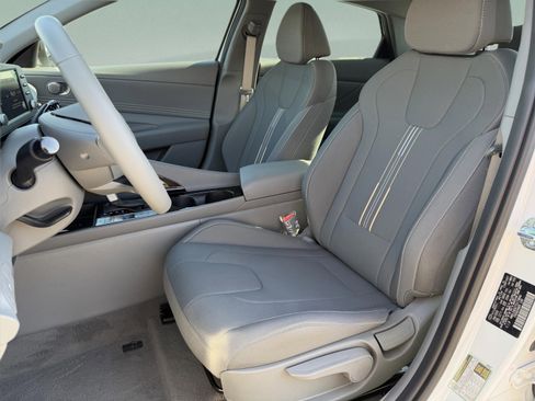New 2026 Hyundai Elantra SEL Sport FWD image 21
