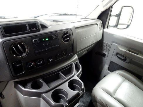 Used 2009 Ford E-150 and Econoline 150 image 26