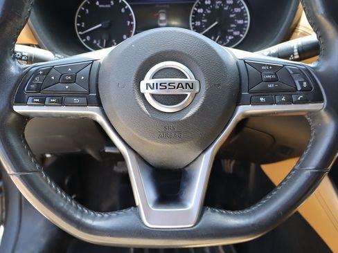 Used 2020 Nissan Sentra SV w/ SV Premium Package FWD image 12