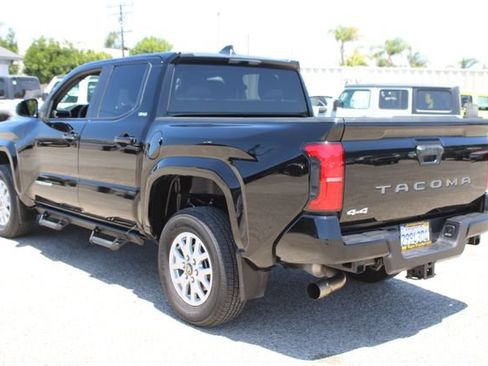 Used 2024 Toyota Tacoma SR5 AWD/4WD image 6