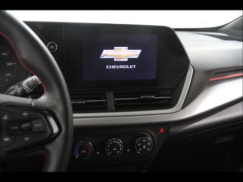 Used 2024 Chevrolet Trax RS w/ Driver Confidence Package FWD image 9