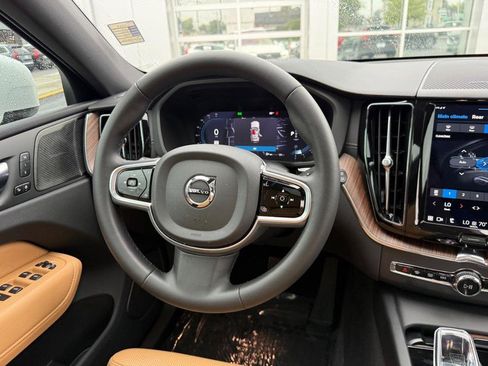 Certified 2023 Volvo XC60 B6 Ultimate w/ Protection Package Premier image 13