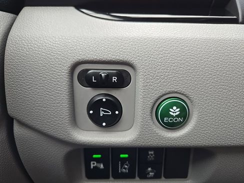 Used 2018 Honda Pilot Touring image 18