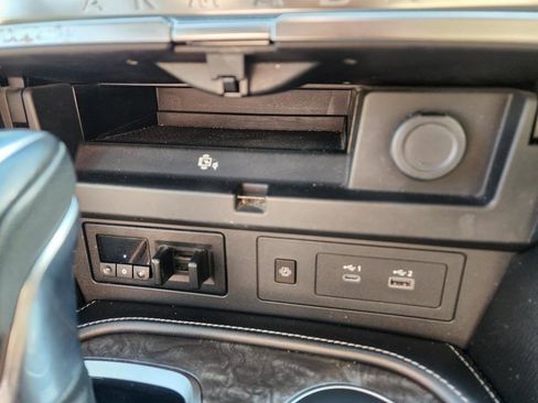Used 2021 Nissan Armada Platinum RWD image 24