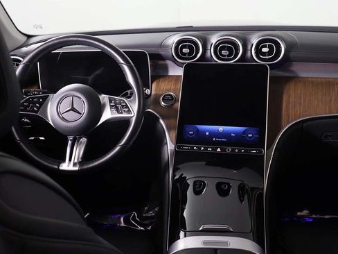 Used 2025 Mercedes-Benz GLC 350e 4MATIC image 35