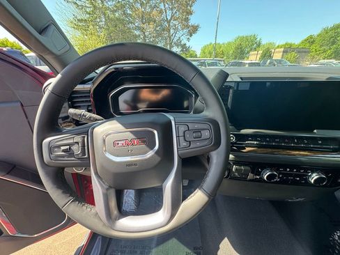 Used 2024 GMC Sierra 1500 SLE w/ Preferred Package AWD/4WD image 24