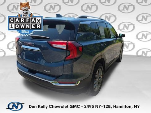 Used 2024 GMC Terrain SLT AWD/4WD image 2