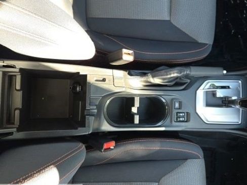 Used 2022 Subaru Crosstrek 2.0i Premium w/ Popular Package #4 image 19