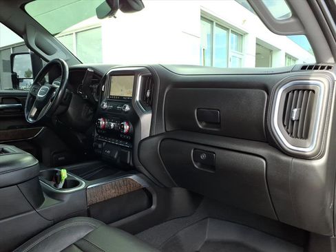 Used 2022 GMC Sierra 2500 Denali w/ Technology Package image 11