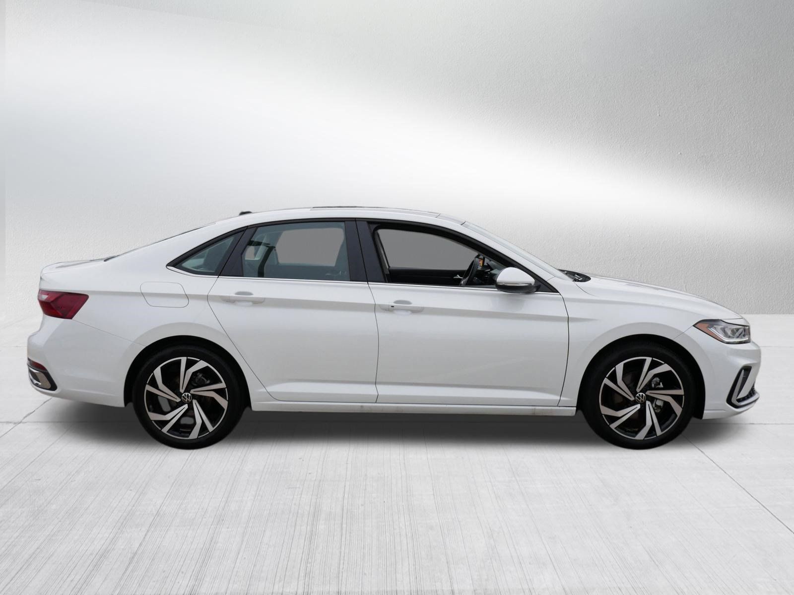 Certified 2026 Volkswagen Jetta SEL FWD image 8