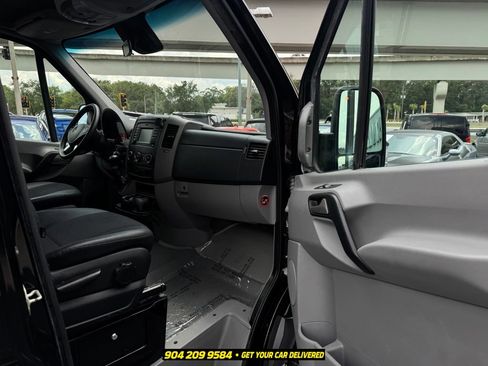 Used 2018 Mercedes-Benz Sprinter 2500 image 31