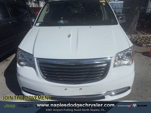 Used 2014 Chrysler Town & Country Limited w/ Luxury Group image 1