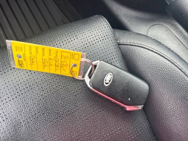 Used 2021 Kia Forte EX FWD image 28