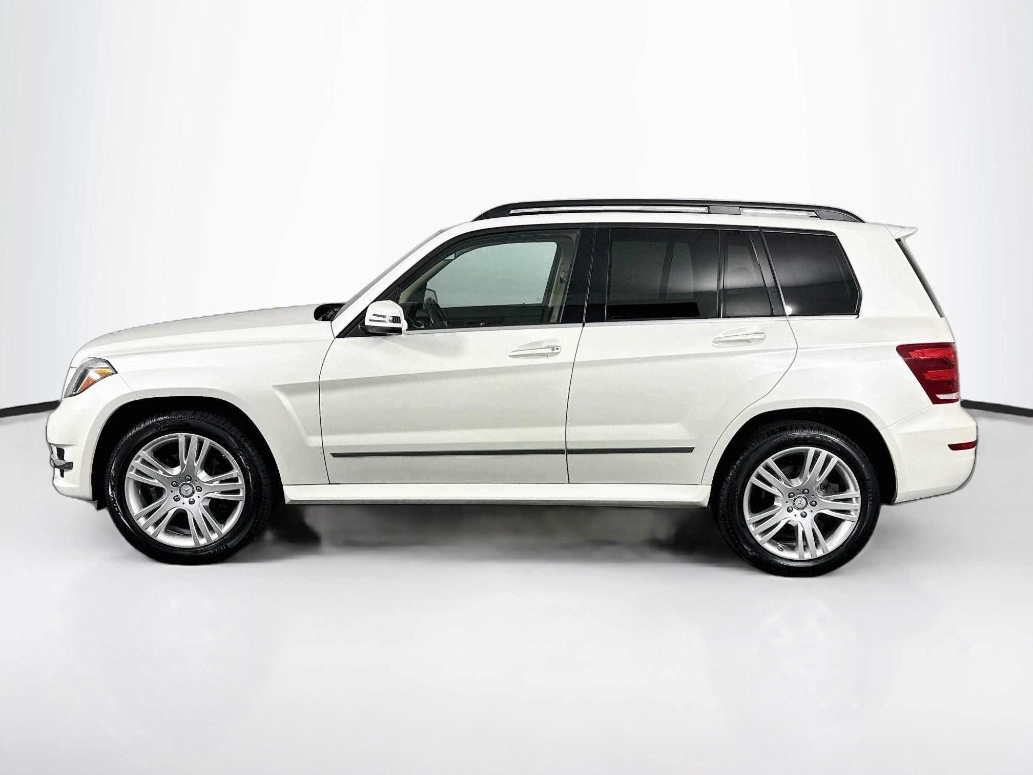Used 2014 Mercedes-Benz GLK 250 BlueTEC 4MATIC image 11