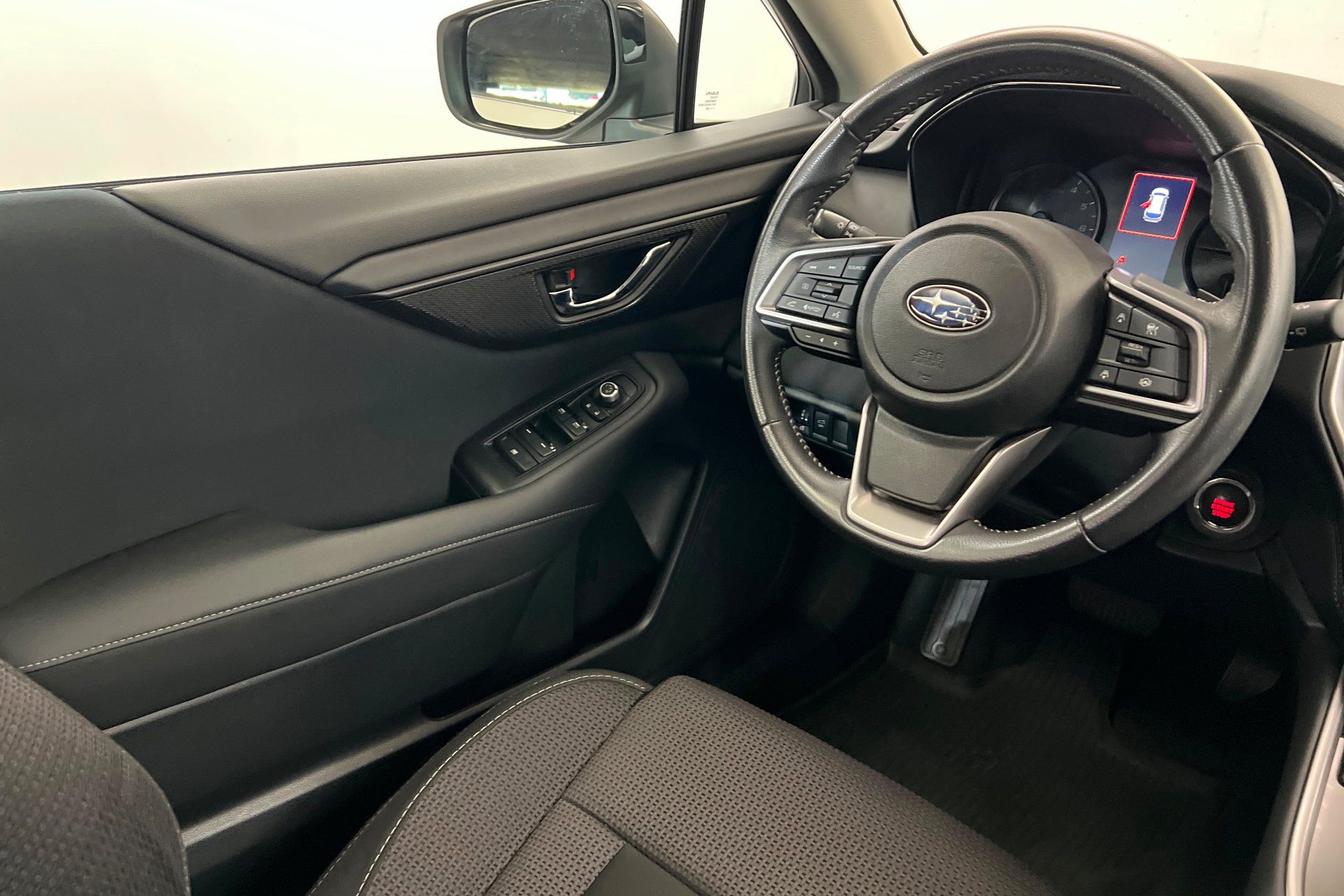 Used 2025 Subaru Outback Premium AWD/4WD image 12