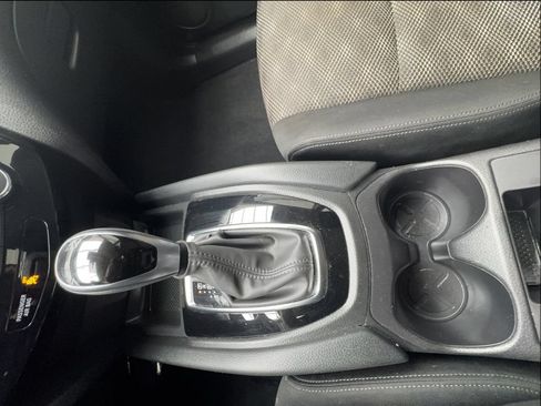 Used 2020 Nissan Rogue Sport SV FWD image 42