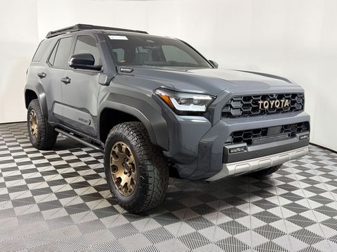 Used 2025 Toyota 4Runner Trailhunter AWD/4WD image 7