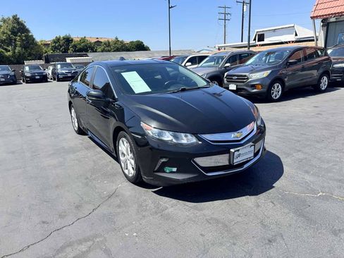 Used 2017 Chevrolet Volt Premier w/ Driver Confidence II Package FWD image 9