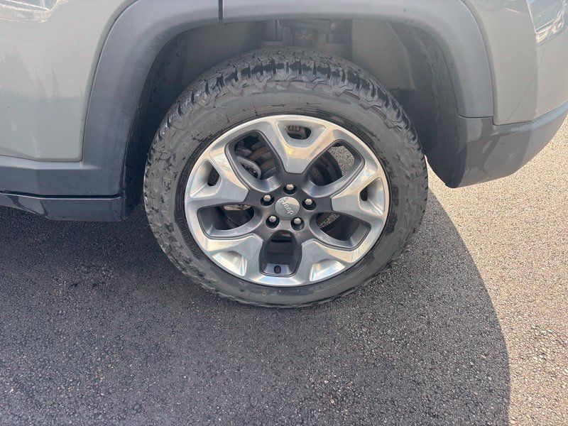 Used 2019 Jeep Compass Limited AWD/4WD image 15