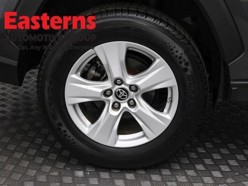 Used 2021 Toyota RAV4 LE image 30