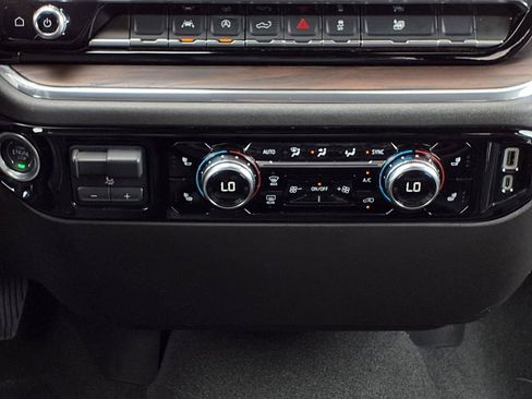 Used 2025 GMC Sierra 1500 SLT RWD image 15