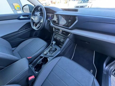 Certified 2022 Volkswagen Taos SE image 27