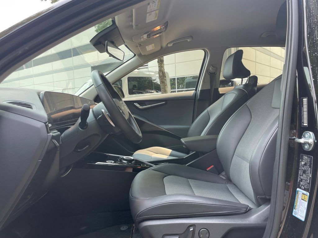 Certified 2024 Kia Niro Wind w/ Wind Preserve Package FWD image 18
