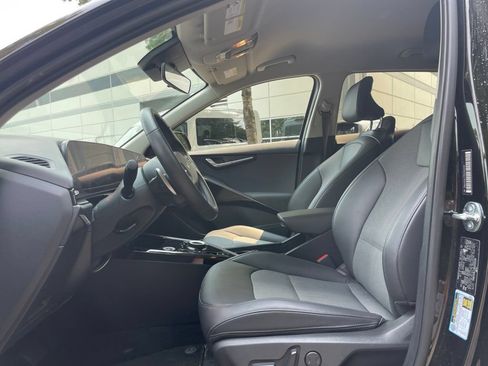 Certified 2024 Kia Niro Wind w/ Wind Preserve Package FWD image 18