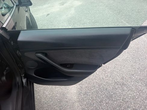 Used 2022 Tesla Model 3 Standard Range RWD image 17