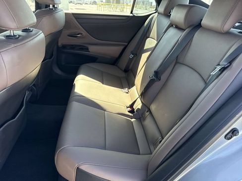Certified 2025 Lexus ES 350 w/ Premium Package FWD image 23