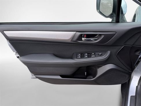 Used 2016 Subaru Outback 2.5i Premium image 17