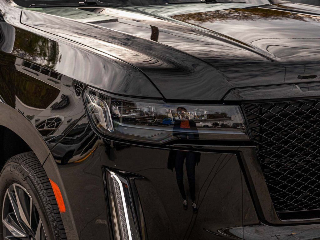 Used 2023 Cadillac Escalade ESV Sport w/ LPO, Floor Liner Package AWD/4WD image 41
