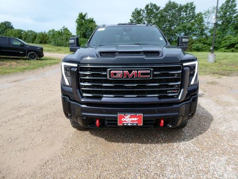 New 2026 GMC Sierra 2500 AT4 w/ AT4 Premium Plus Package AWD/4WD image 8