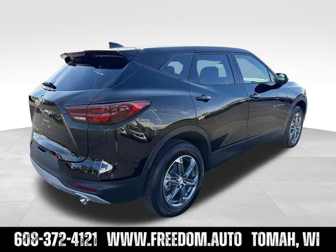 Used 2025 Chevrolet Blazer LT AWD/4WD image 5