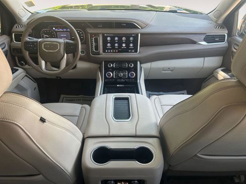 Used 2021 GMC Yukon XL Denali w/ Denali Ultimate Package AWD/4WD image 10