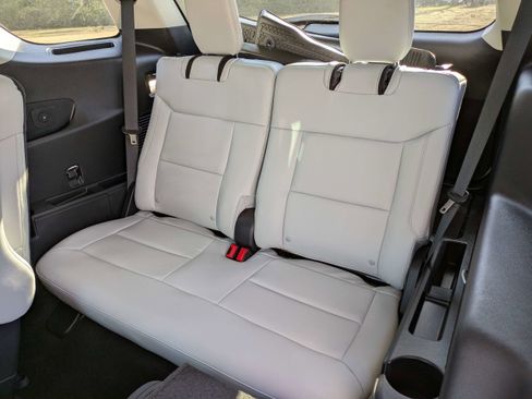 Used 2025 Ford Explorer Platinum w/ Ultimate Package image 15