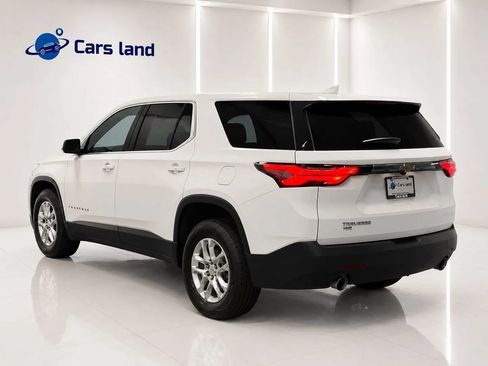 Used 2022 Chevrolet Traverse LS FWD image 5