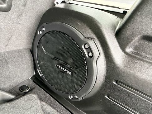 Used 2022 Jeep Wrangler Unlimited Sahara w/ Cold Weather Group AWD/4WD image 31