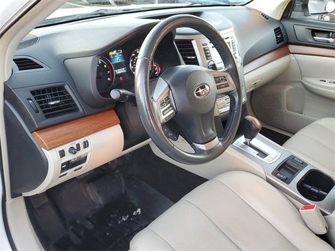 Used 2014 Subaru Outback 2.5i Limited image 12