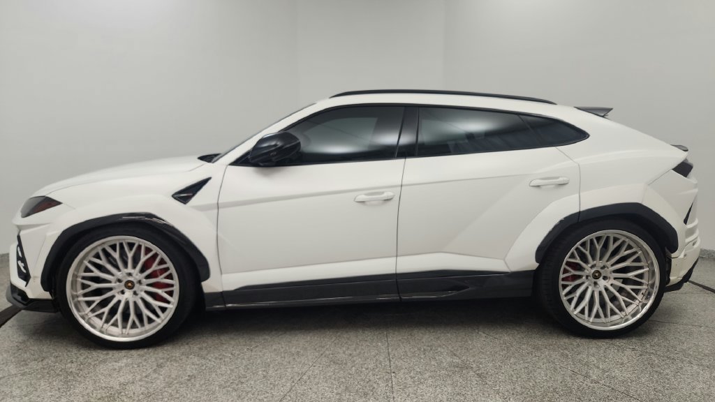 Used 2019 Lamborghini Urus AWD/4WD image 12