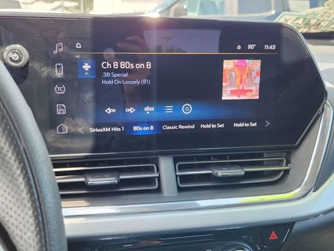 Used 2025 Chevrolet Trax LT FWD image 13