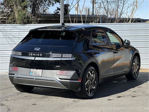 Used 2024 Hyundai Ioniq 5 SEL AWD/4WD image 10