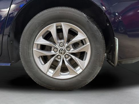 Used 2024 Toyota Sienna LE w/ LE Plus Package AWD/4WD image 28