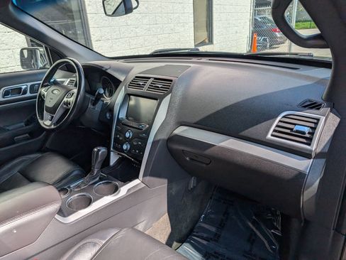 Used 2013 Ford Explorer XLT FWD image 13