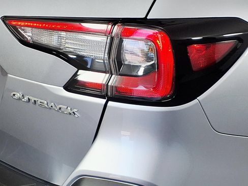Certified 2025 Subaru Outback Premium w/ Popular Package #1A AWD/4WD image 8