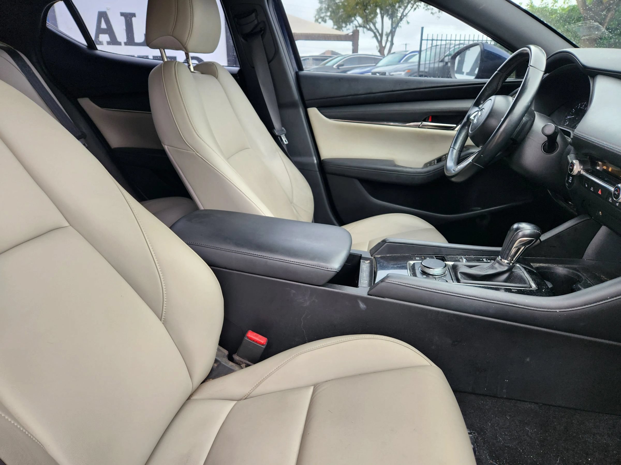 Used 2020 MAZDA MAZDA3 Hatchback w/ Preferred Package FWD image 16