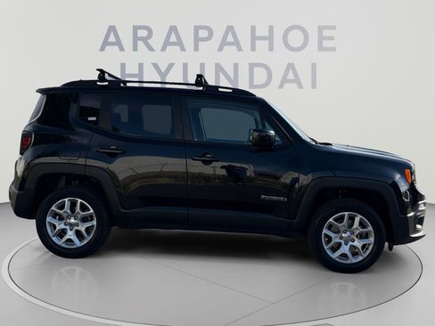Used 2017 Jeep Renegade Latitude AWD/4WD image 6