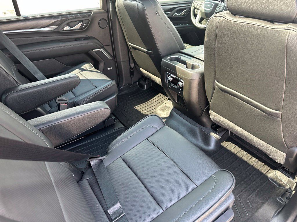 Used 2022 GMC Yukon Denali AWD/4WD image 27