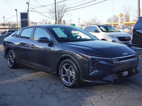 Used 2025 Kia K4 LXS image 42